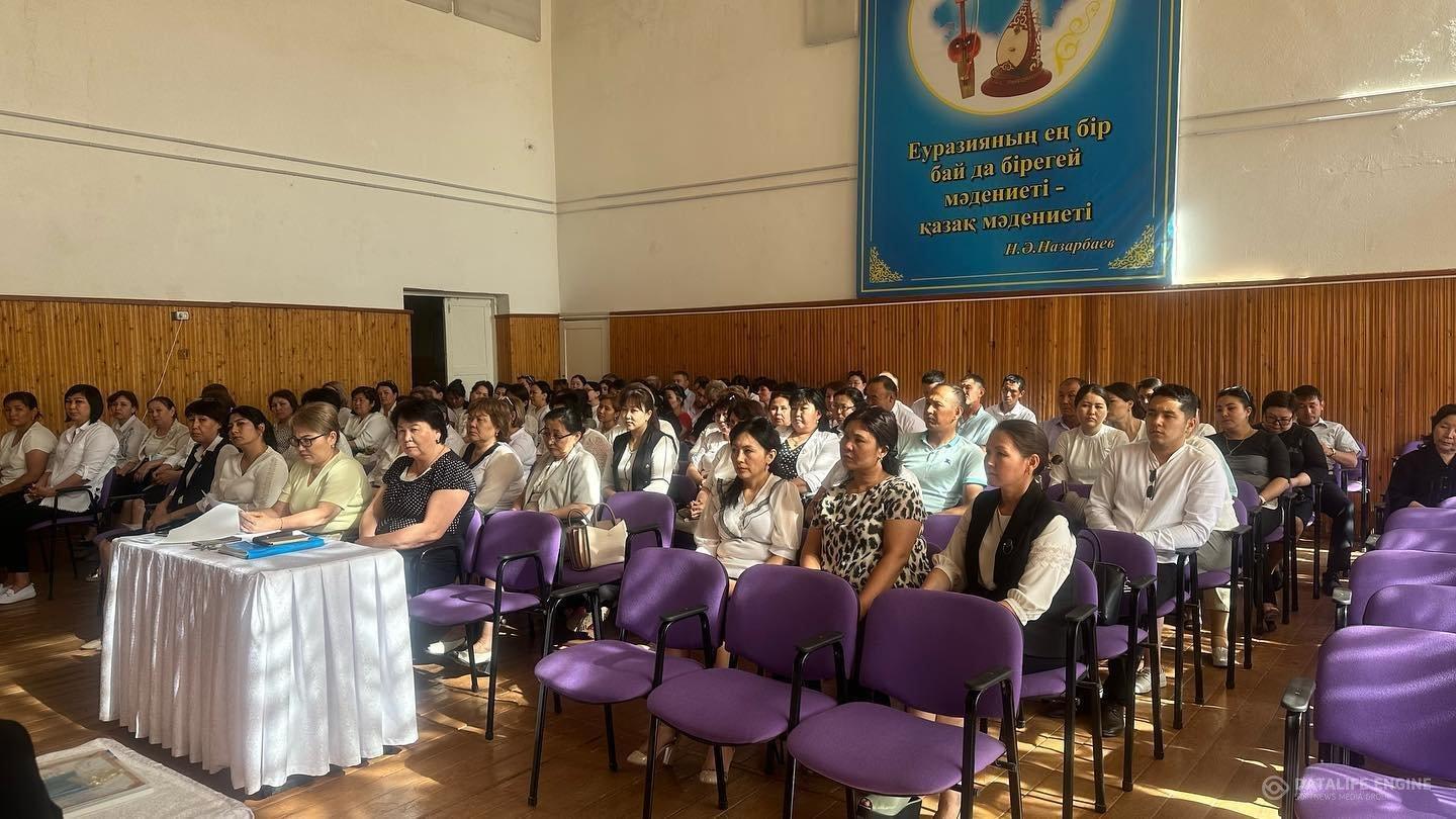 №6 қорытынды педагогикалық кеңес өтті.