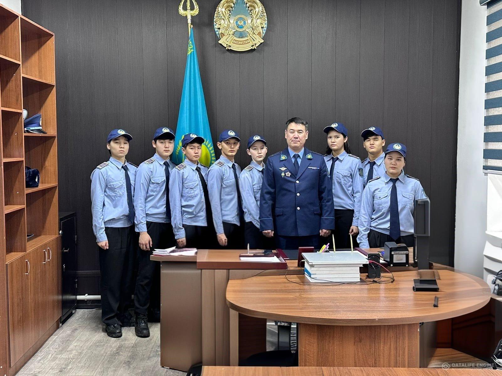 Шу станциясындағы желілік полиция бөліміне танымдық экскурсия